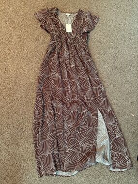 a new day Maxi Dress with White Leaf Line Print